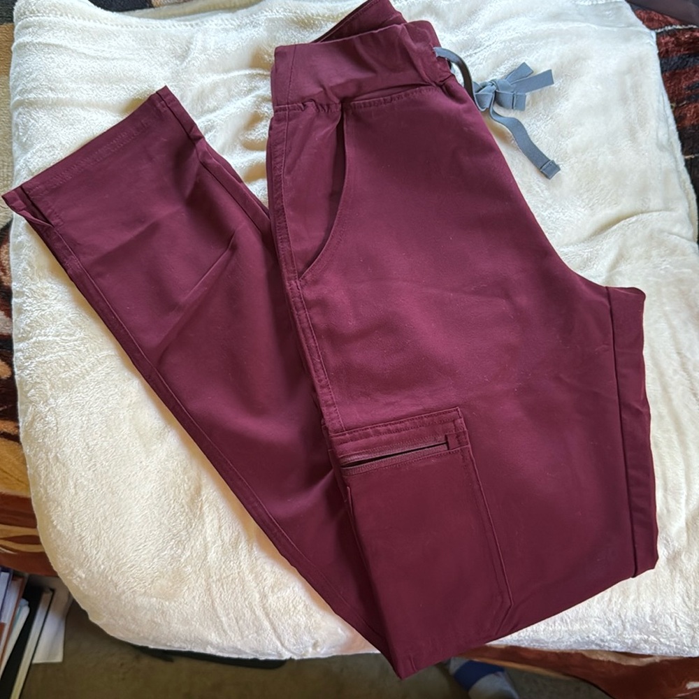 Figs YOLA scrub pants